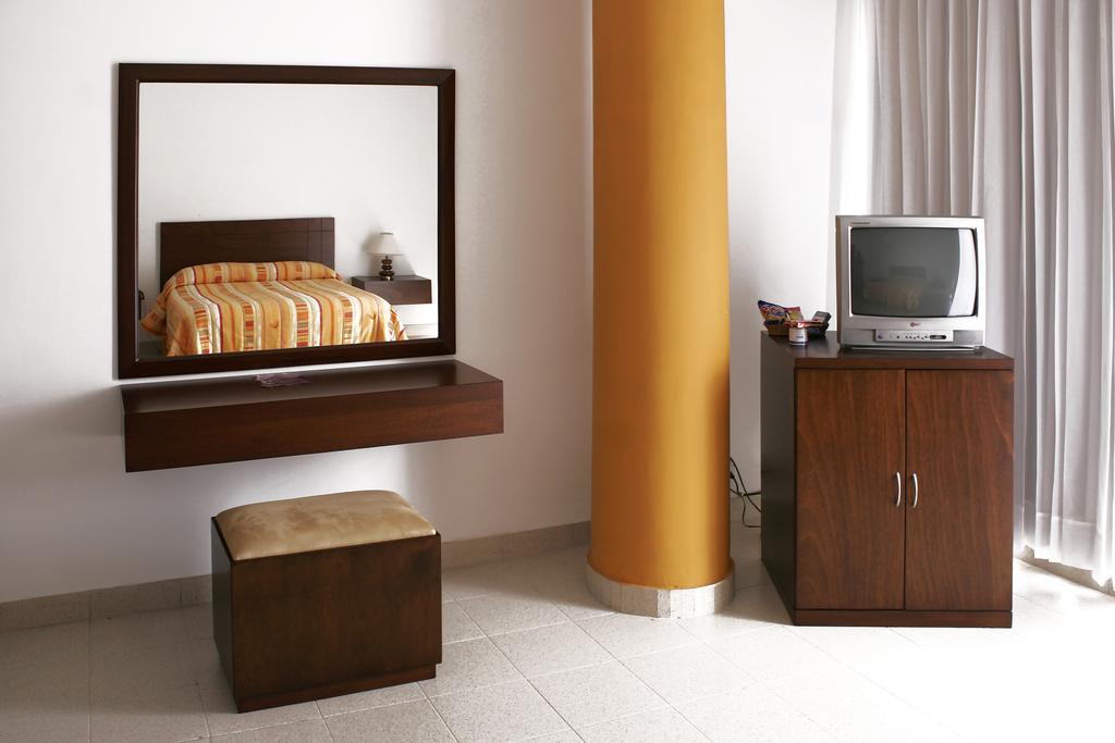 Hotel Royal Plaza Cali Bagian luar foto
