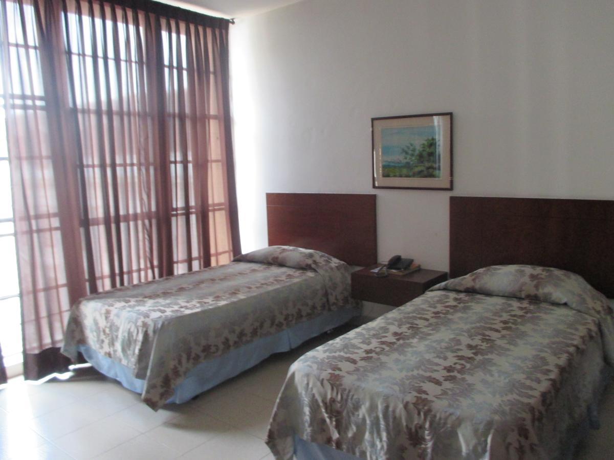 Hotel Royal Plaza Cali Bagian luar foto