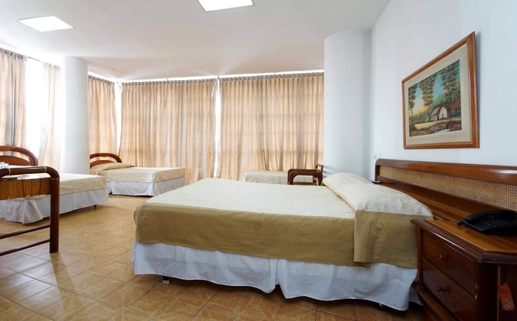 Hotel Royal Plaza Cali Bagian luar foto