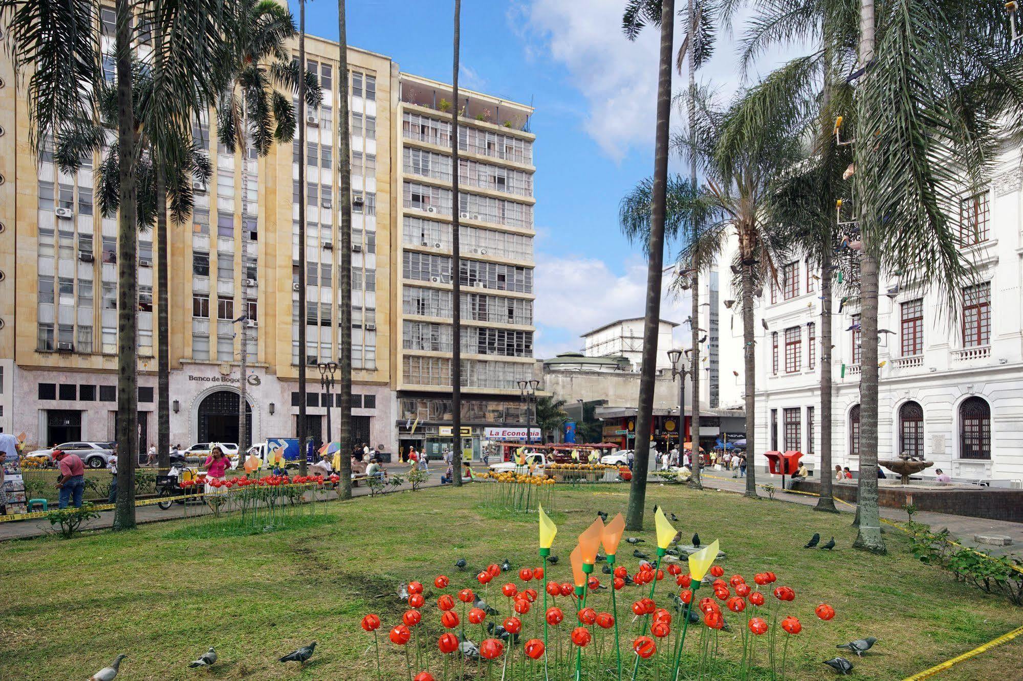 Hotel Royal Plaza Cali Bagian luar foto