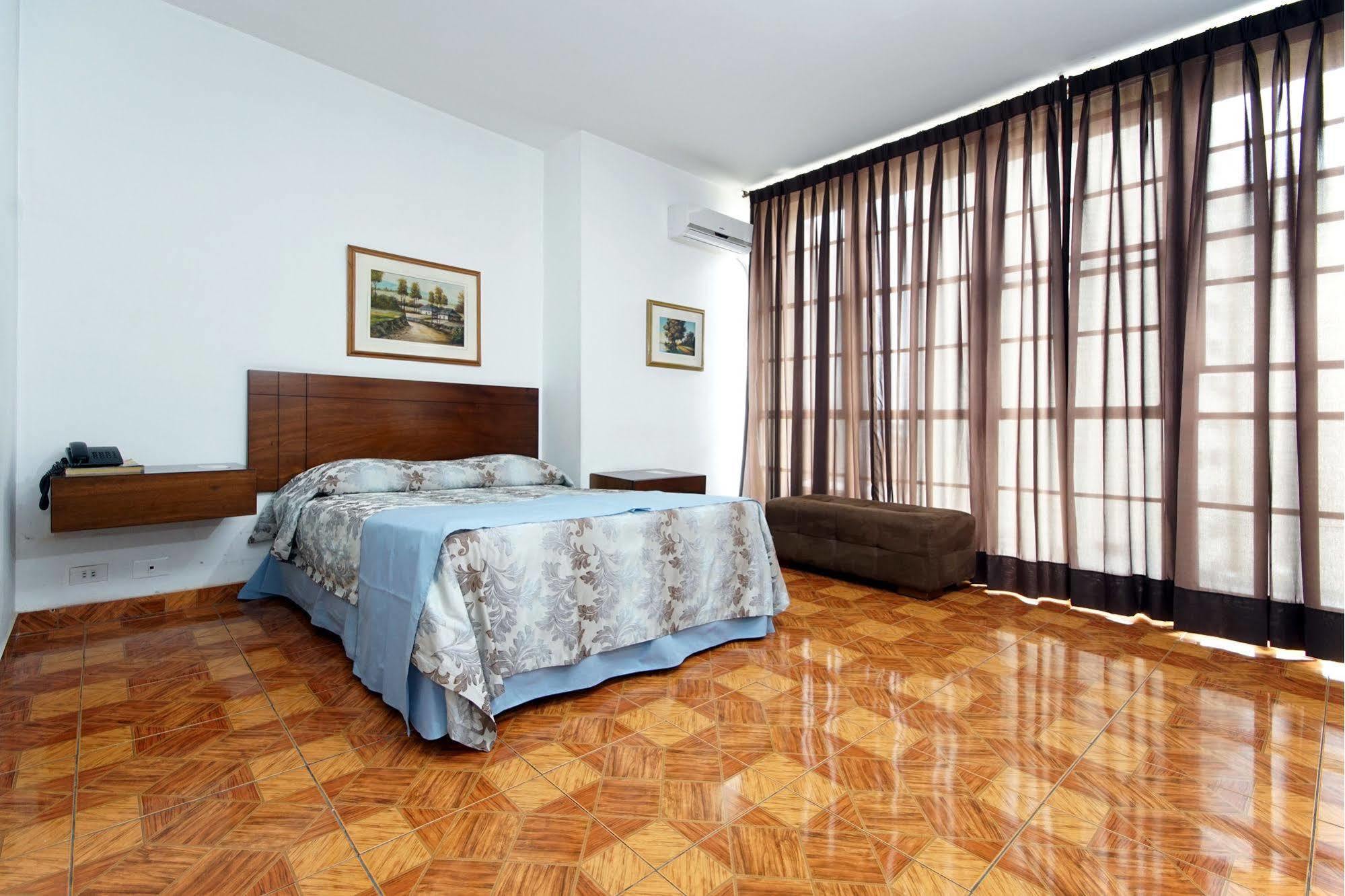Hotel Royal Plaza Cali Bagian luar foto