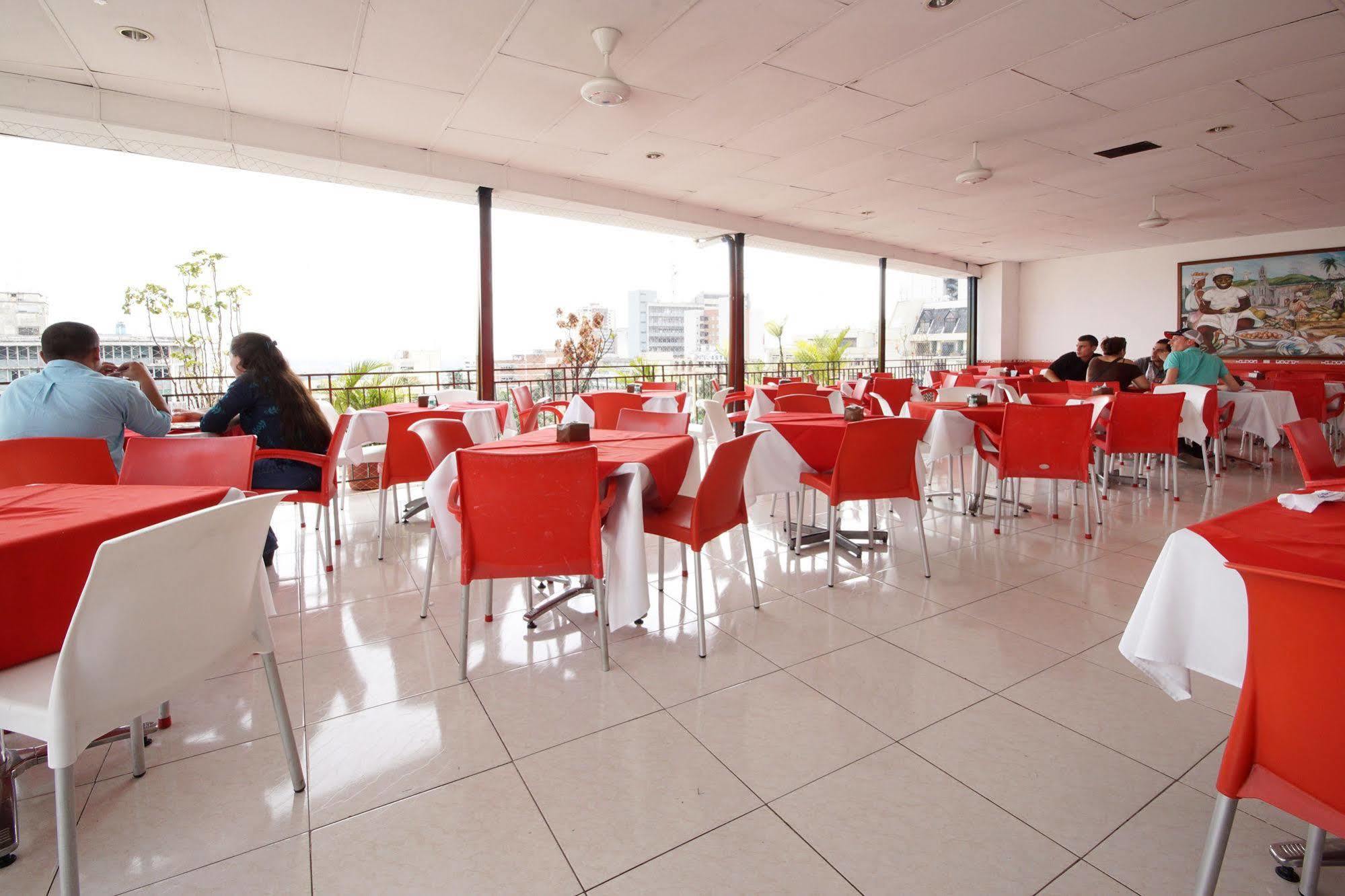 Hotel Royal Plaza Cali Bagian luar foto