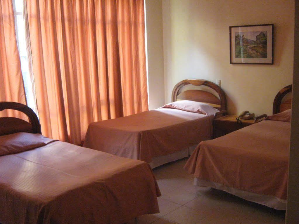 Hotel Royal Plaza Cali Bagian luar foto